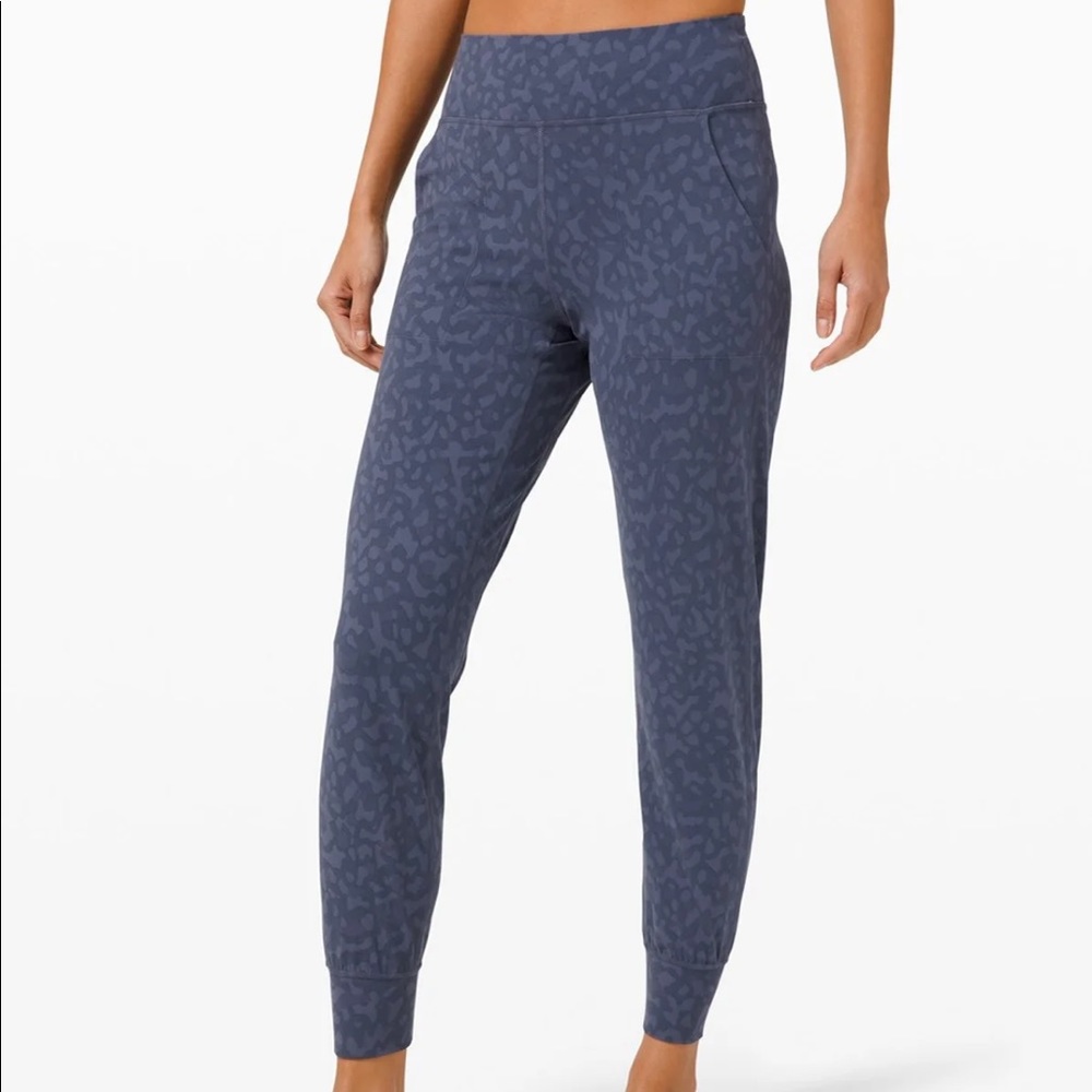 **SOLD** NWT Lululemon Align Jogger 28” FACS